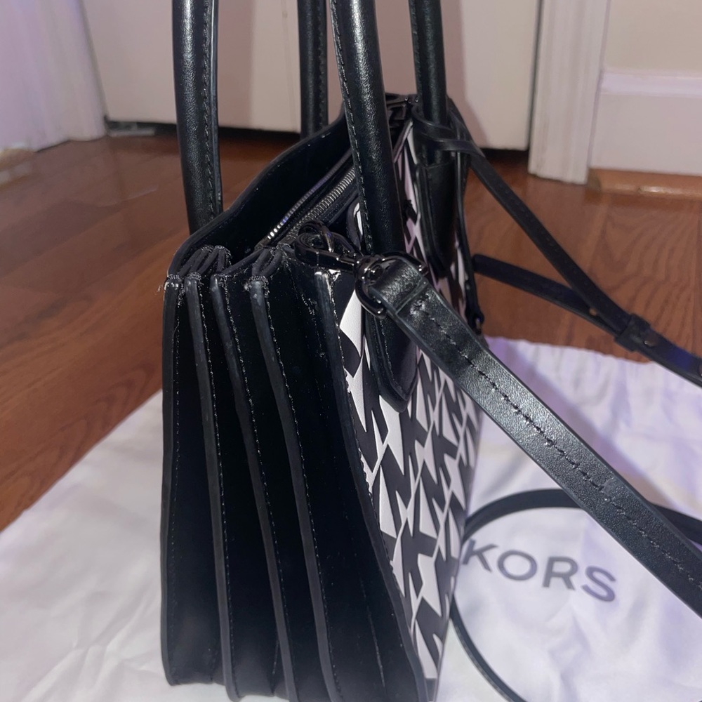 Michael Kors Monogram Black and White Satchel - Picture 10 of 11